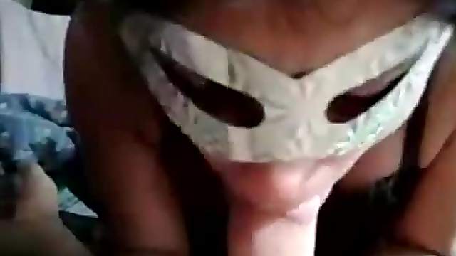 Cock hungry masked babe gives blowjob