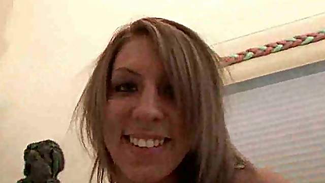 Chick does a slow tease on her webcam