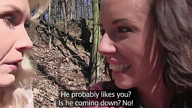 Girlfriends eat pussy and make a sextape in the woods